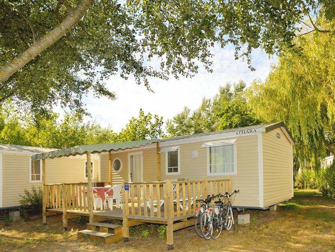 Mobil-home Standard 27.5m² (2 chambres) + terrasse semi-couverte